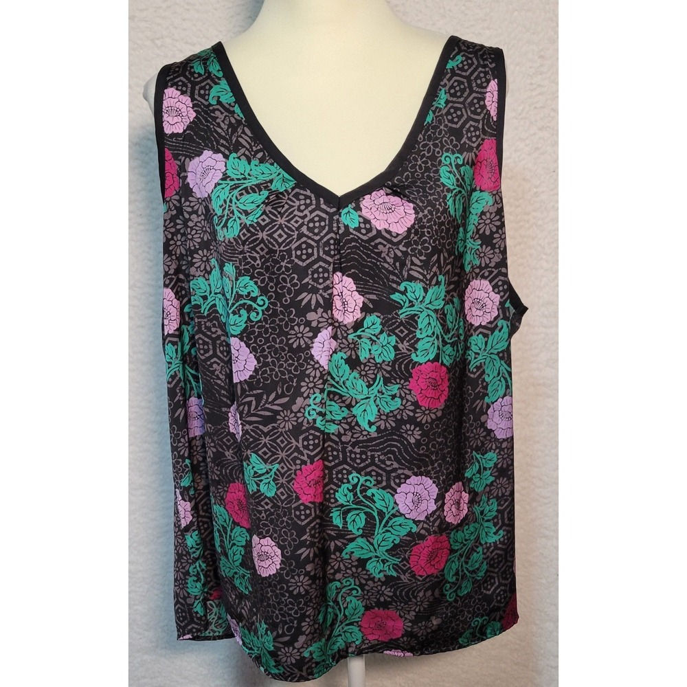 Torrid Floral Tank Top Size 2 V-Neck Sleeveless Top Shirt Back Buttons 1968